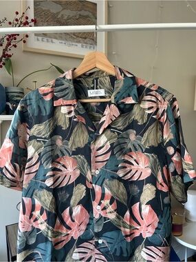 Saturday NYC Men's Tropical Print Short-Sleeve Shirt 100% Tencel